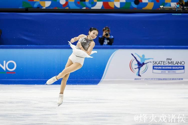 张瑞阳发挥亮眼 中国队赢得女子单人滑冬奥资格